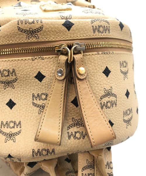 MCM（エムシーエム）MCM (エムシーエム) スタッズリュック アイボリーの古着・服飾アイテム