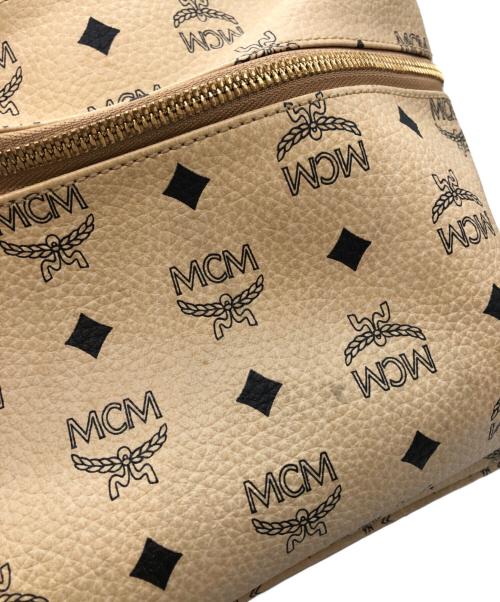 MCM（エムシーエム）MCM (エムシーエム) スタッズリュック アイボリーの古着・服飾アイテム