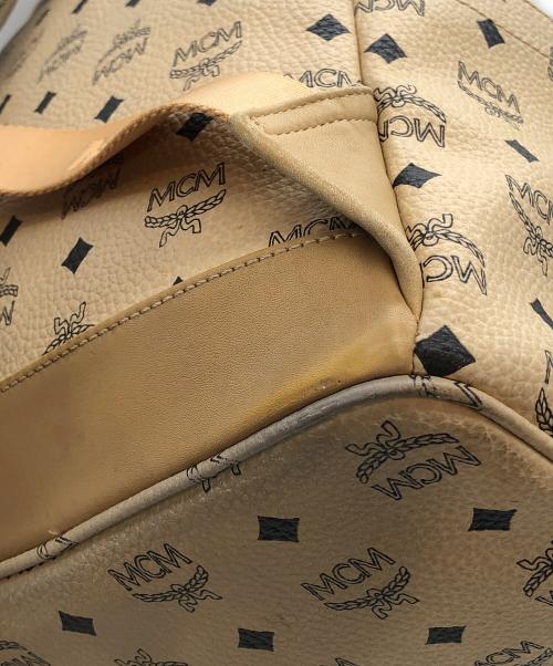 MCM（エムシーエム）MCM (エムシーエム) スタッズリュック アイボリーの古着・服飾アイテム