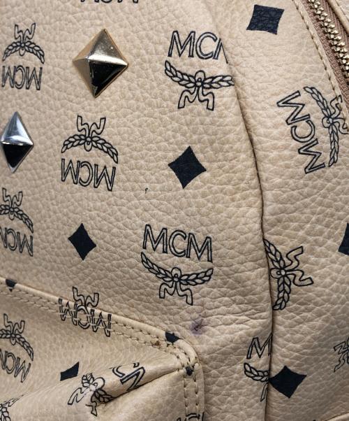 MCM（エムシーエム）MCM (エムシーエム) スタッズリュック アイボリーの古着・服飾アイテム