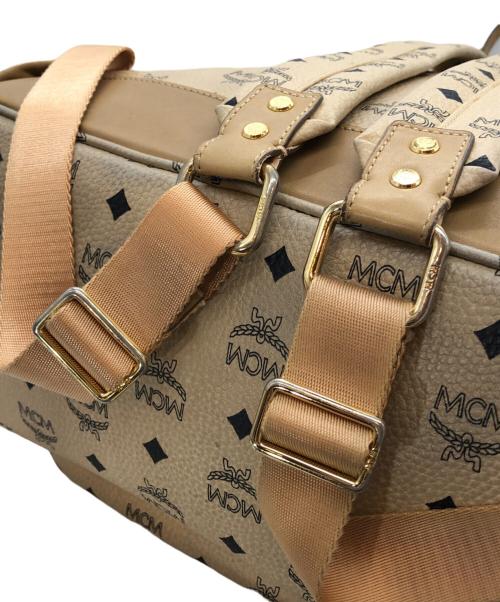 MCM（エムシーエム）MCM (エムシーエム) スタッズリュック アイボリーの古着・服飾アイテム