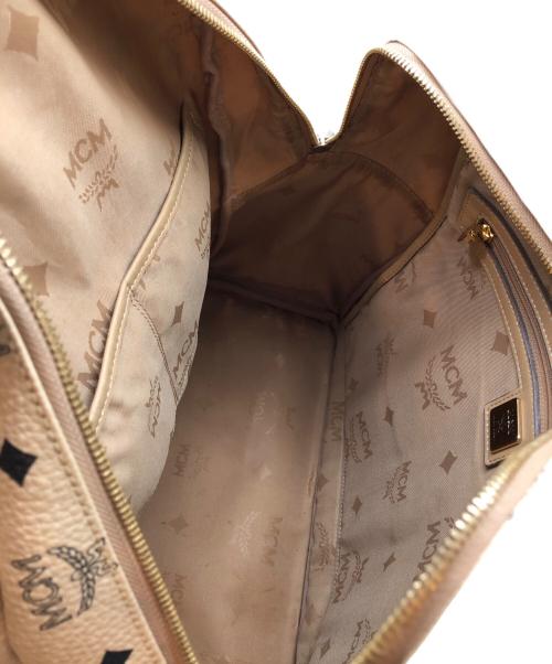 MCM（エムシーエム）MCM (エムシーエム) スタッズリュック アイボリーの古着・服飾アイテム