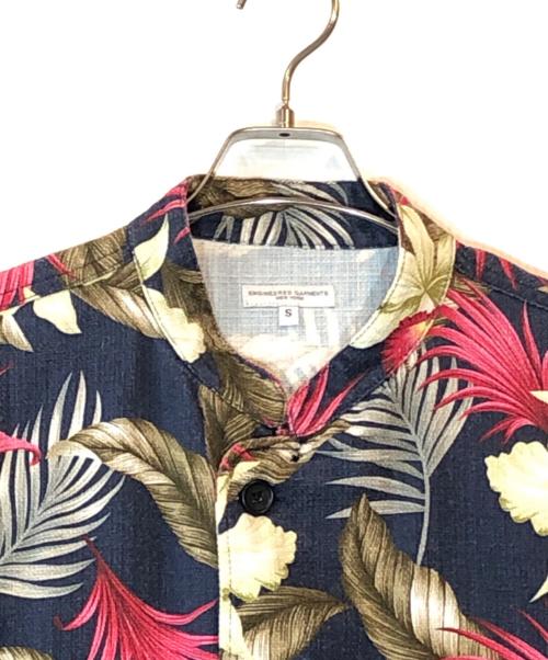 Engineered Garments（エンジニアド ガーメンツ）Engineered Garments (エンジニアド ガーメンツ) HAWAIIAN FLORAL JAVA CLOTH ネイビー サイズ:ｓの古着・服飾アイテム