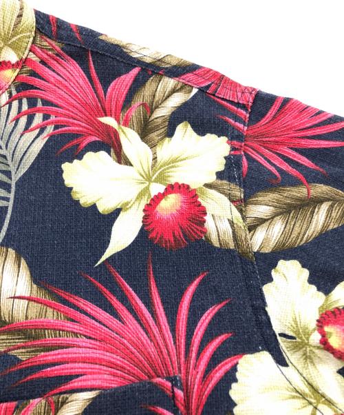 Engineered Garments（エンジニアド ガーメンツ）Engineered Garments (エンジニアド ガーメンツ) HAWAIIAN FLORAL JAVA CLOTH ネイビー サイズ:ｓの古着・服飾アイテム