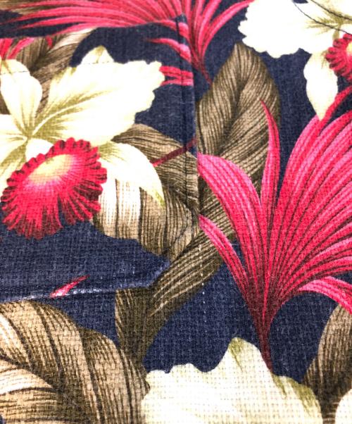 Engineered Garments（エンジニアド ガーメンツ）Engineered Garments (エンジニアド ガーメンツ) HAWAIIAN FLORAL JAVA CLOTH ネイビー サイズ:ｓの古着・服飾アイテム