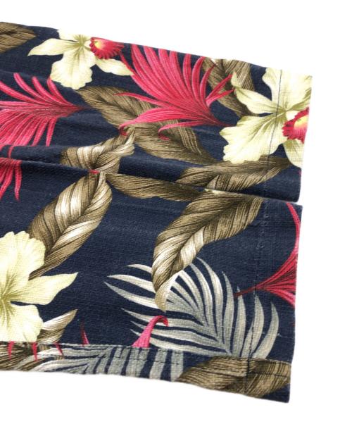 Engineered Garments（エンジニアド ガーメンツ）Engineered Garments (エンジニアド ガーメンツ) HAWAIIAN FLORAL JAVA CLOTH ネイビー サイズ:ｓの古着・服飾アイテム