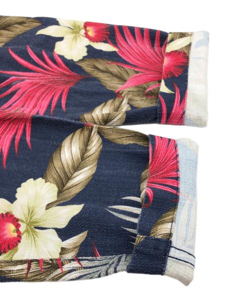 Engineered Garments（エンジニアド ガーメンツ）Engineered Garments (エンジニアド ガーメンツ) HAWAIIAN FLORAL JAVA CLOTH ネイビー サイズ:ｓの古着・服飾アイテム