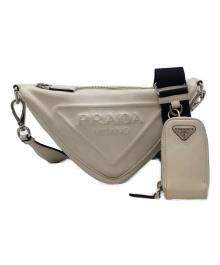 PRADA（プラダ）の古着「トライアングルレザー小Rダーバッグ」｜ホワイト