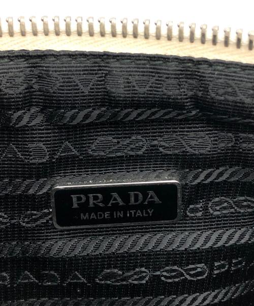 PRADA（プラダ）PRADA (プラダ) トライアングルレザー小Rダーバッグ ホワイトの古着・服飾アイテム