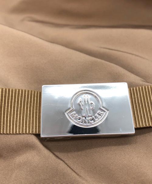 MONCLER（モンクレール）MONCLER (モンクレール) ロゴベルト ノースリーブワンピース ブラウン サイズ:42の古着・服飾アイテム