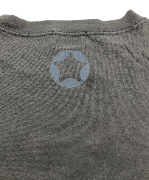 FINESSE（フィネス）finesse (フィネス) GOODENOUGH MORE ABOUT LESS (モアアバウトレス) プリントTシャツ グレー サイズ:Lの古着・服飾アイテム