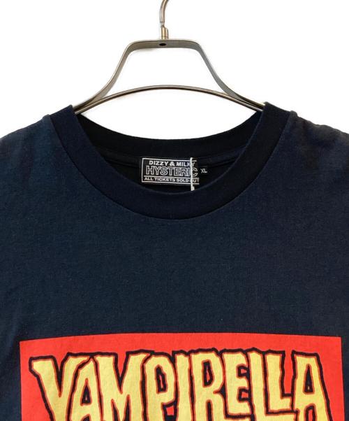Hysteric Glamour（ヒステリックグラマー）Hysteric Glamour (ヒステリックグラマー) VAMPIRELLA/RUNNING RED Tシャツ ブラック サイズ:XL 未使用品の古着・服飾アイテム