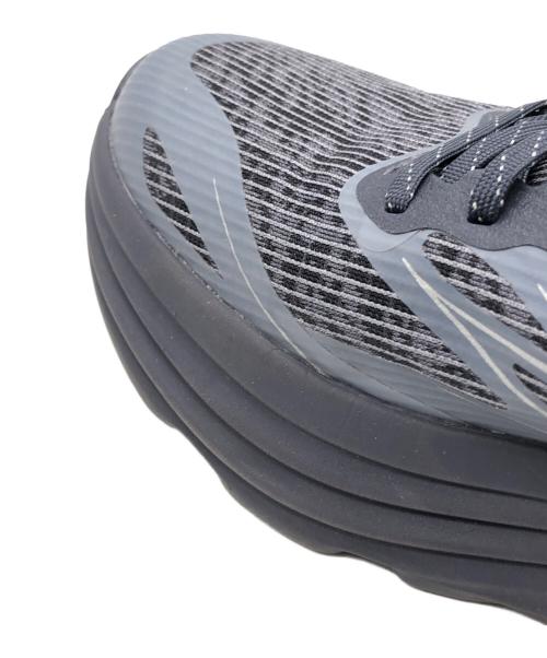 HOKA（ホカ）HOKA (ホカ) BONDI 8 TS CAGED CHARCOAL ブルー サイズ:28ｃｍの古着・服飾アイテム