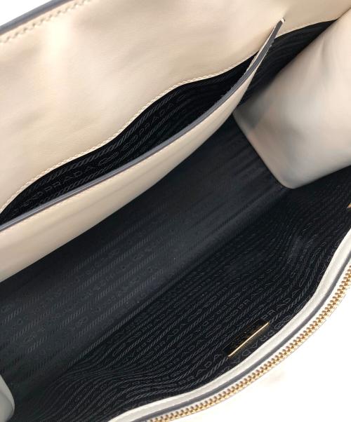 PRADA（プラダ）PRADA (プラダ) サフィアーノラクスバック ホワイトの古着・服飾アイテム