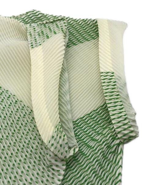 ISSEY MIYAKE（イッセイミヤケ）ISSEY MIYAKE (イッセイミヤケ) デザインプリーツワンピース グリーン サイズ:２の古着・服飾アイテム