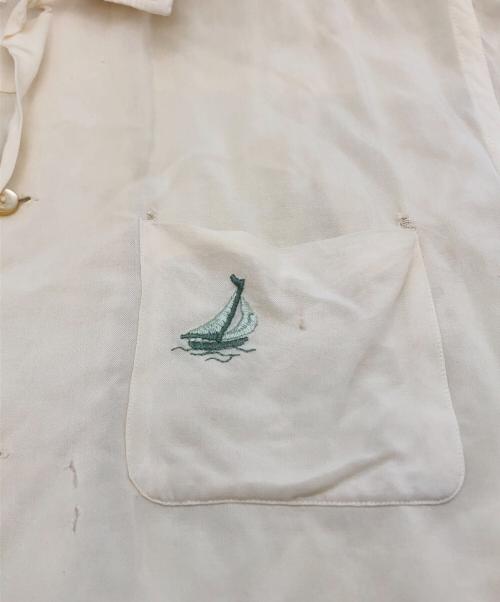 Fleetline（フリートライン）FLEETLINE (フリートライン) 刺繍入り半袖シャツ アイボリー サイズ:ｌの古着・服飾アイテム