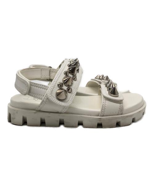 Christian Louboutin（クリスチャン・ルブタン）Christian Louboutin (クリスチャン・ルブタン) スタッズサンダル ホワイト サイズ:37の古着・服飾アイテム
