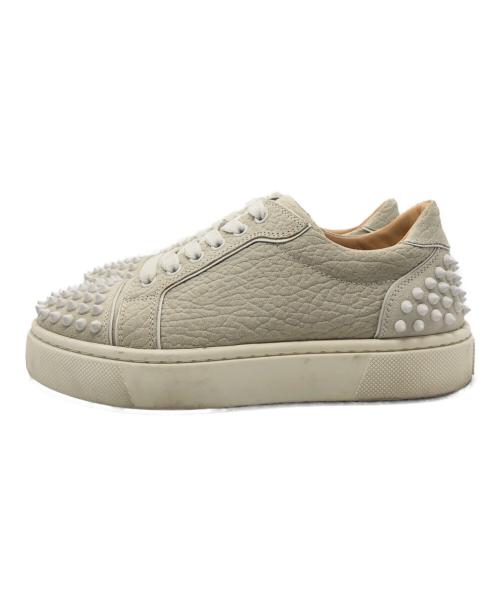 Christian Louboutin（クリスチャン・ルブタン）Christian Louboutin (クリスチャン・ルブタン) スタッズスニーカー アイボリー サイズ:37の古着・服飾アイテム