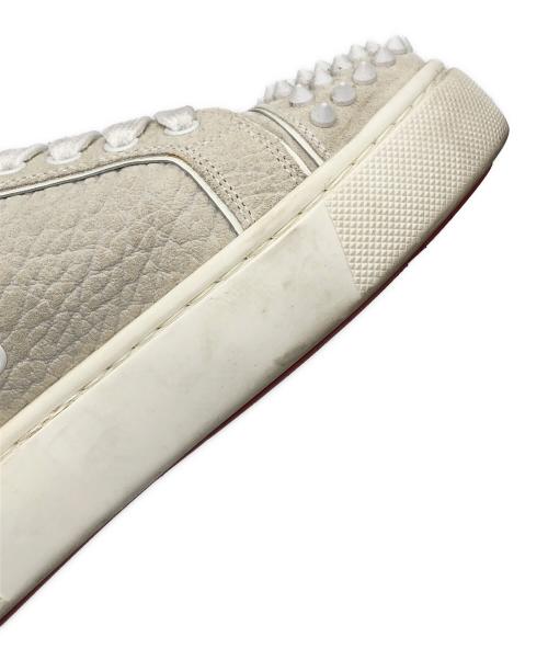 Christian Louboutin（クリスチャン・ルブタン）Christian Louboutin (クリスチャン・ルブタン) スタッズスニーカー アイボリー サイズ:37の古着・服飾アイテム