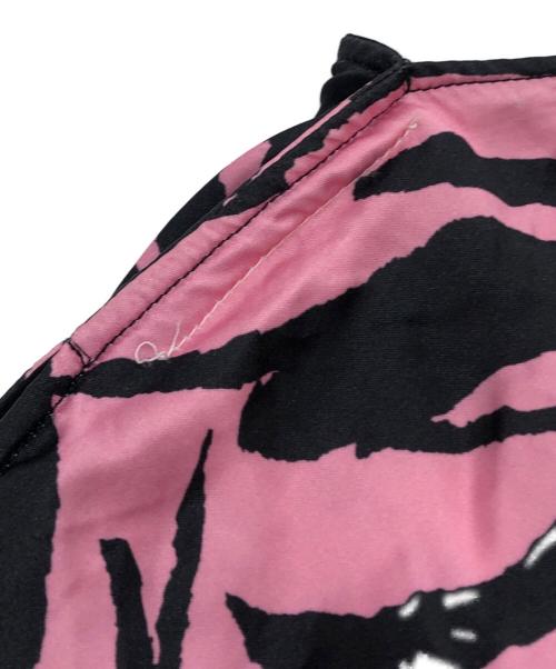MM6 Maison Margiela（エムエムシックスメゾンマルジェラ）MM6 Maison Margiela (エムエムシックスメゾンマルジェラ) ゼブラ柄リボンノースリーブブラウス ショッキングピンク サイズ:XSの古着・服飾アイテム