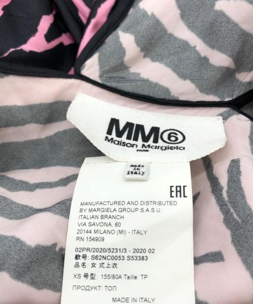 MM6 Maison Margiela（エムエムシックスメゾンマルジェラ）MM6 Maison Margiela (エムエムシックスメゾンマルジェラ) ゼブラ柄リボンノースリーブブラウス ショッキングピンク サイズ:XSの古着・服飾アイテム