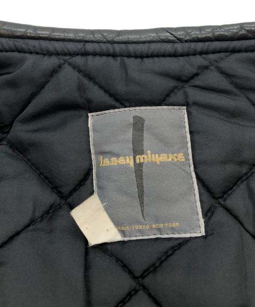 ISSEY MIYAKE（イッセイミヤケ）ISSEY MIYAKE (イッセイミヤケ) ノーカラーレザージャケット ブラック サイズ:9の古着・服飾アイテム