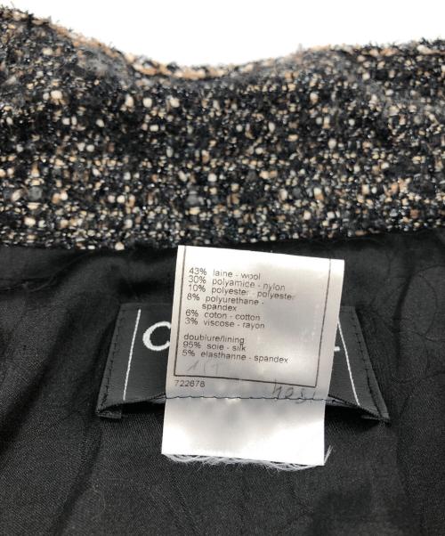 CHANEL（シャネル）CHANEL (シャネル) リボン・ココマークボタン付き  ツイードジャケット ブラック×ブラウン サイズ:38の古着・服飾アイテム
