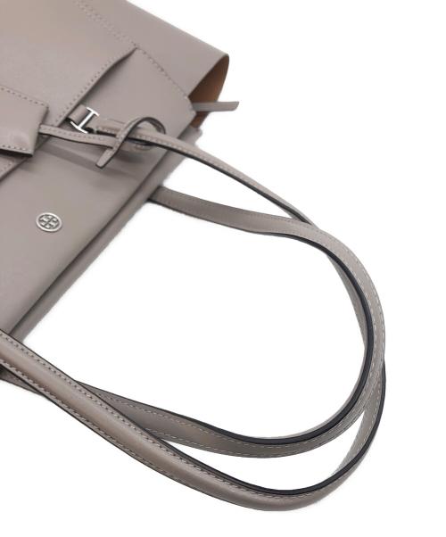 TORY BURCH（トリーバーチ）TORY BURCH (トリーバーチ) PARKER TOTE BAG グレーの古着・服飾アイテム