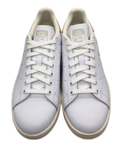 adidas（アディダス）adidas (アディダス) スニーカー ホワイト サイズ:US7の古着・服飾アイテム