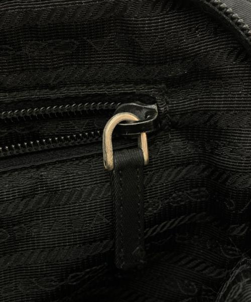 PRADA（プラダ）PRADA (プラダ) 三角プレートショルダーバッグ ブラックの古着・服飾アイテム