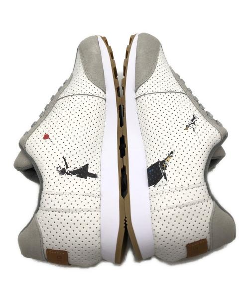 via SANGACIO（ヴィア・サンガチオ）VIA SANGACIO (ヴィア・サンガチオ) BANKSY (バンクシー) Brandalised (ブランダライズド) ローカットスニーカー グレー サイズ:US9の古着・服飾アイテム