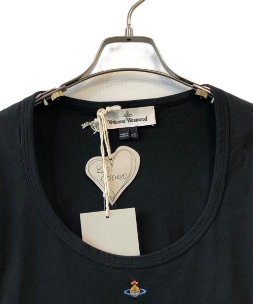 Vivienne Westwood（ヴィヴィアンウエストウッド）Vivienne Westwood (ヴィヴィアンウエストウッド) オーブ刺繍7分丈カットソー ブラック サイズ:XS 未使用品の古着・服飾アイテム