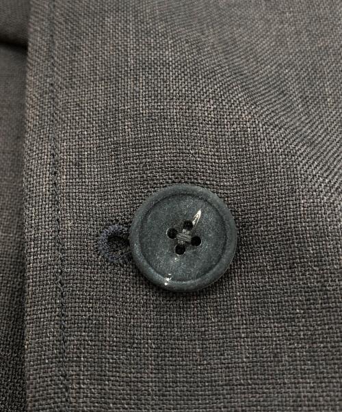 MAISON SPECIAL（メゾンスペシャル）MAISON SPECIAL (メゾンスペシャル) Linen Mix Slab Standout Lapel Prime-Over Cropped-sleeve Shirt Jacket グレー サイズ:1 未使用品の古着・服飾アイテム