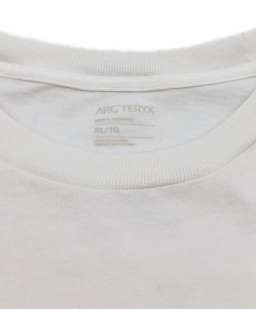 ARC'TERYX（アークテリクス）ARC'TERYX (アークテリクス) KARGG COTTON LOGO SS M ホワイト サイズ:XLの古着・服飾アイテム