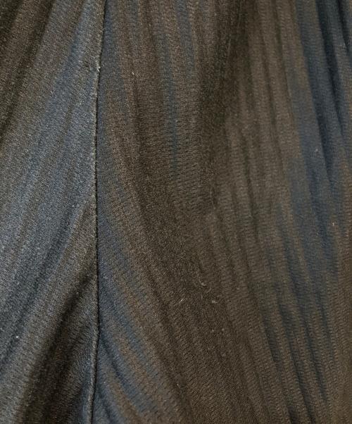 HOMME PLISSE ISSEY MIYAKE（オム プリッセ イッセイ ミヤケ）HOMME PLISSE ISSEY MIYAKE (オム プリッセ イッセイ ミヤケ) BASICS プリーツストレートパンツ ブラック サイズ:1の古着・服飾アイテム