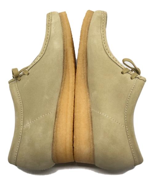 CLARKS（クラークス）CLARKS (クラークス) WALLABEE ベージュ サイズ:UK8G 未使用品の古着・服飾アイテム