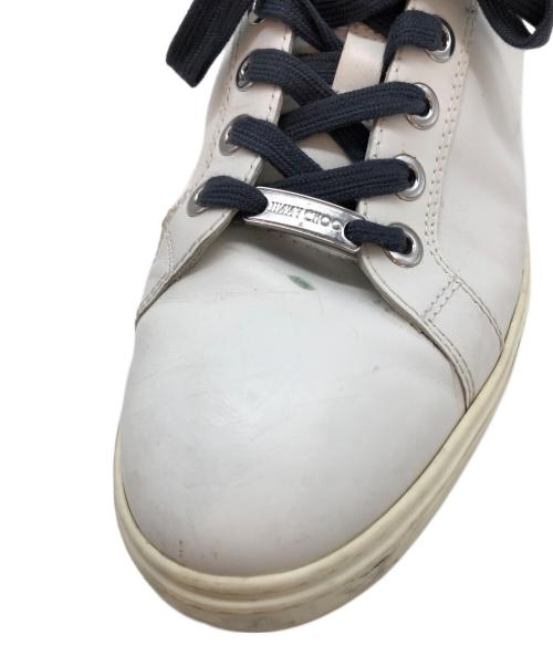 JIMMY CHOO（ジミーチュウ）JIMMY CHOO (ジミーチュウ) スタッズローカットスニーカー ホワイト サイズ:43の古着・服飾アイテム