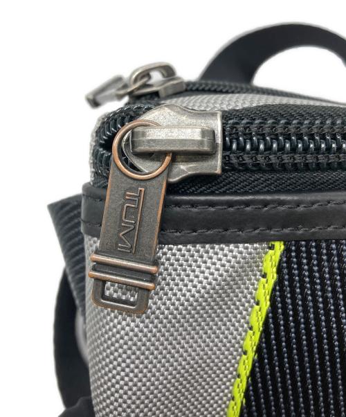 TUMI（トゥミ）TUMI (トゥミ) ショルダーバッグ グレーの古着・服飾アイテム