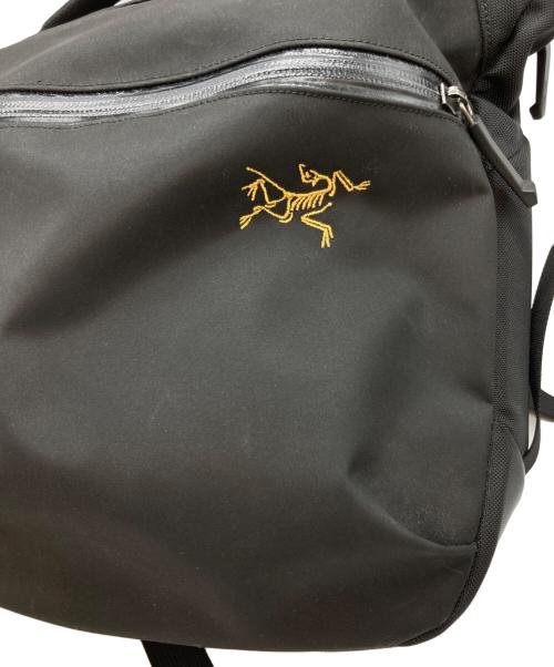 ARC'TERYX（アークテリクス）ARC'TERYX (アークテリクス) ARRO 8 ショルダーバッグ ブラックの古着・服飾アイテム