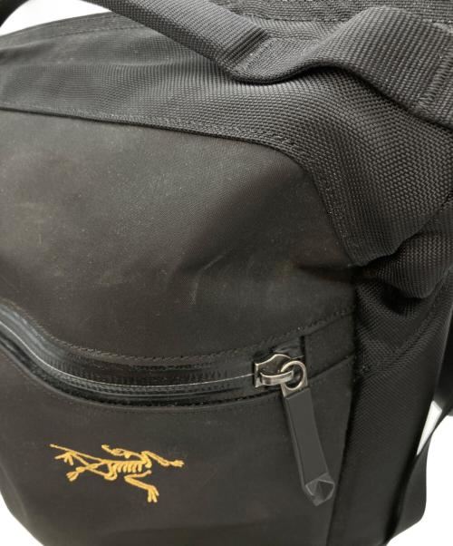 ARC'TERYX（アークテリクス）ARC'TERYX (アークテリクス) ARRO 8 ショルダーバッグ ブラックの古着・服飾アイテム
