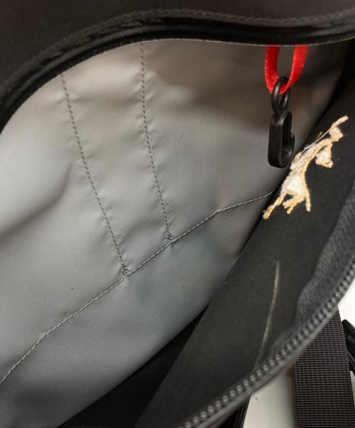 ARC'TERYX（アークテリクス）ARC'TERYX (アークテリクス) ARRO 8 ショルダーバッグ ブラックの古着・服飾アイテム
