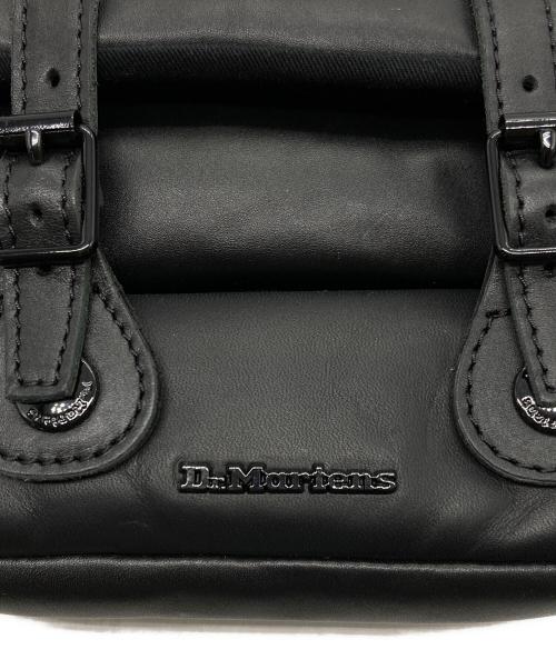 Dr.Martens（ドクターマーチン）Dr.Martens (ドクターマーチン) 7インチ サッチェル パデッドショルダーバッグ ブラックの古着・服飾アイテム