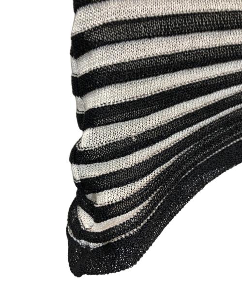 ISSEY MIYAKE（イッセイミヤケ）ISSEY MIYAKE (イッセイミヤケ) 変形ニットトップス ホワイト×ブラック サイズ:2の古着・服飾アイテム