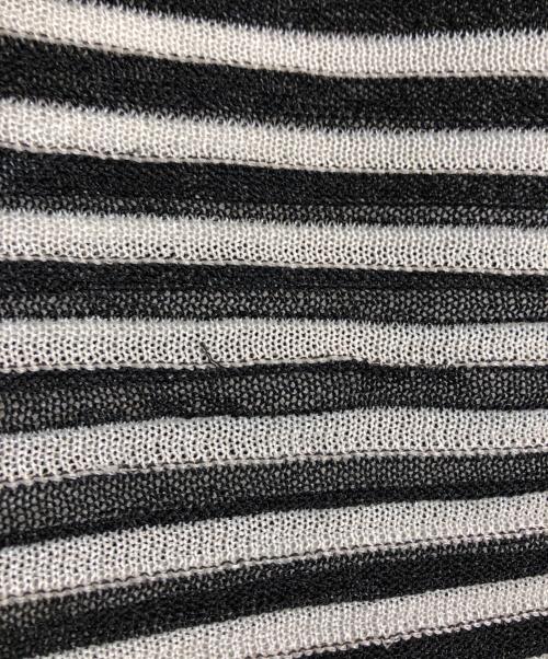 ISSEY MIYAKE（イッセイミヤケ）ISSEY MIYAKE (イッセイミヤケ) 変形ニットトップス ホワイト×ブラック サイズ:2の古着・服飾アイテム