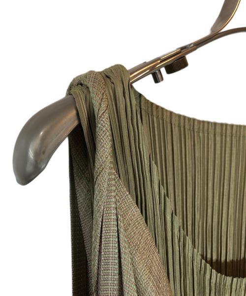 ISSEY MIYAKE FETE（イッセイミヤケフェット）ISSEY MIYAKE FETE (イッセイミヤケフェット) レイヤードデザインプリーツノースリーブワンピース グリーン サイズ:2の古着・服飾アイテム