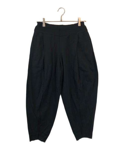 ISSEY MIYAKE（イッセイミヤケ）ISSEY MIYAKE (イッセイミヤケ) テーパードパンツ ブラック サイズ:2の古着・服飾アイテム