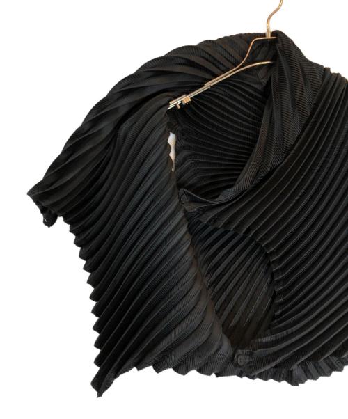 ISSEY MIYAKE FETE（イッセイミヤケフェット）ISSEY MIYAKE FETE (イッセイミヤケフェット) 変形プリーツカットソー ブラック サイズ:2の古着・服飾アイテム
