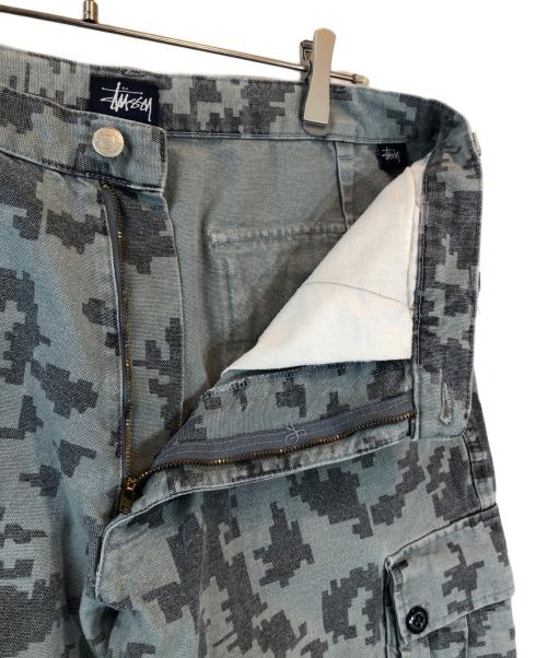 stussy（ステューシー）stussy (ステューシー) デジタルカモハーフカーゴパンツ オリーブ サイズ:32の古着・服飾アイテム