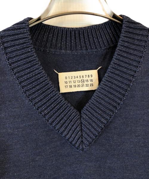 Maison Margiela（メゾンマルジェラ）Maison Margiela (メゾンマルジェラ) Vネックニット ブルー サイズ:Lの古着・服飾アイテム