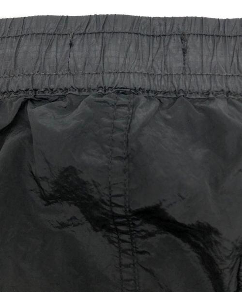 STONE ISLAND（ストーンアイランド）STONE ISLAND (ストーンアイランド) NYLON METAL RIPSTOP PANTS ブラック サイズ:W30の古着・服飾アイテム